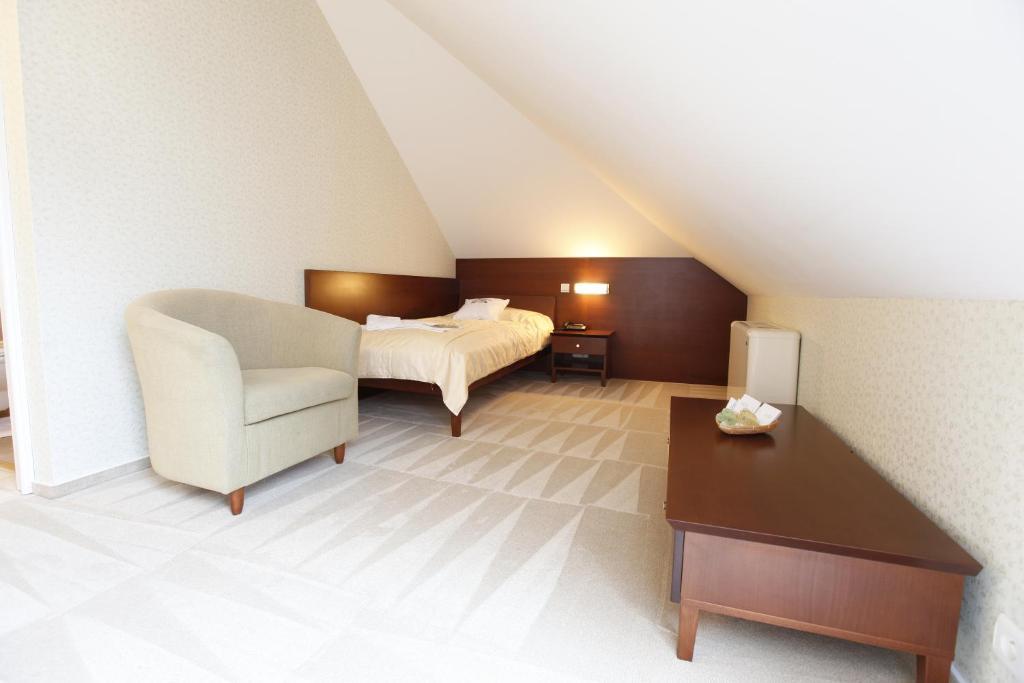 Hotel Sandor Pavillon Piest'any Room photo