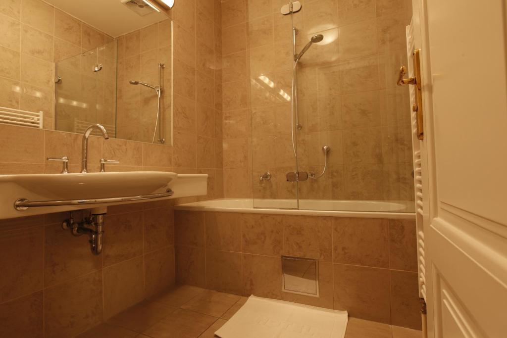 Hotel Sandor Pavillon Piest'any Room photo